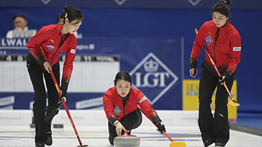 尽管已称霸 尽管已称霸